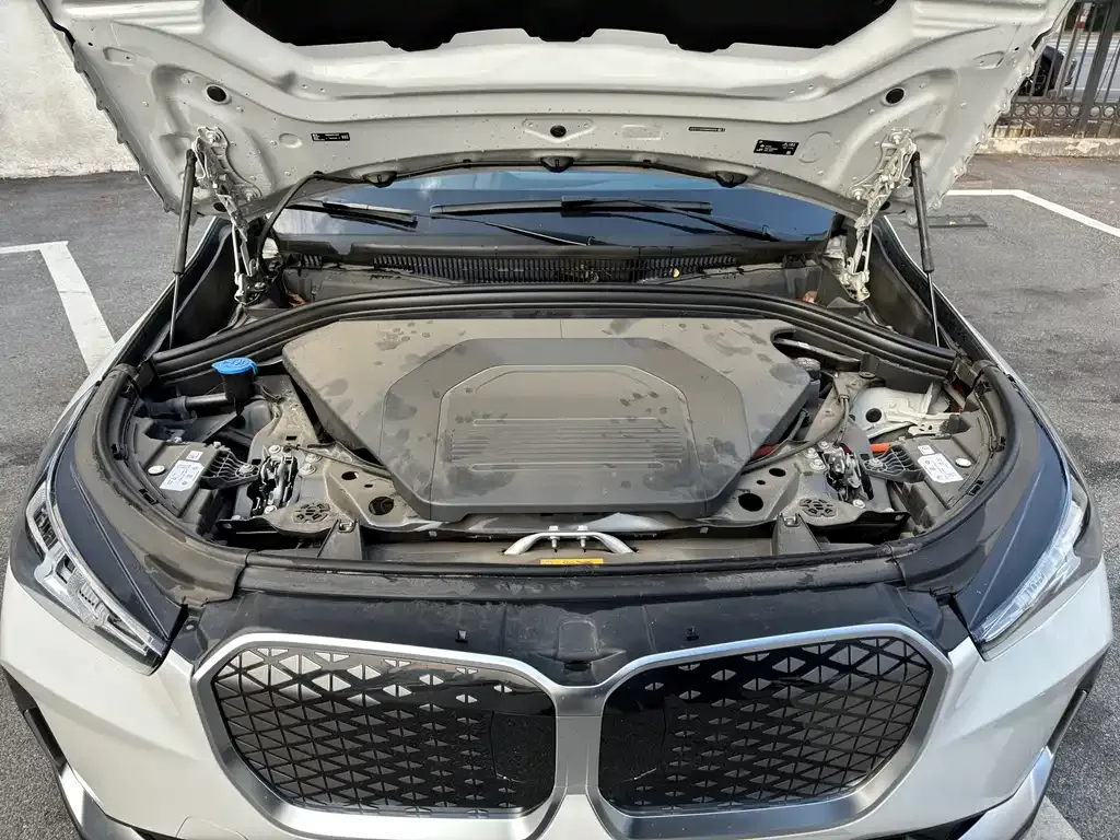 BMW iX1 2024 из CN, фото 6