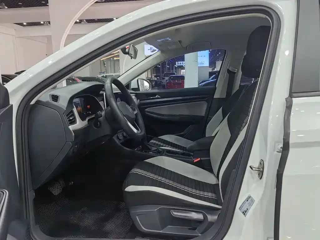 Volkswagen Bora 2024 из CN, фото 5