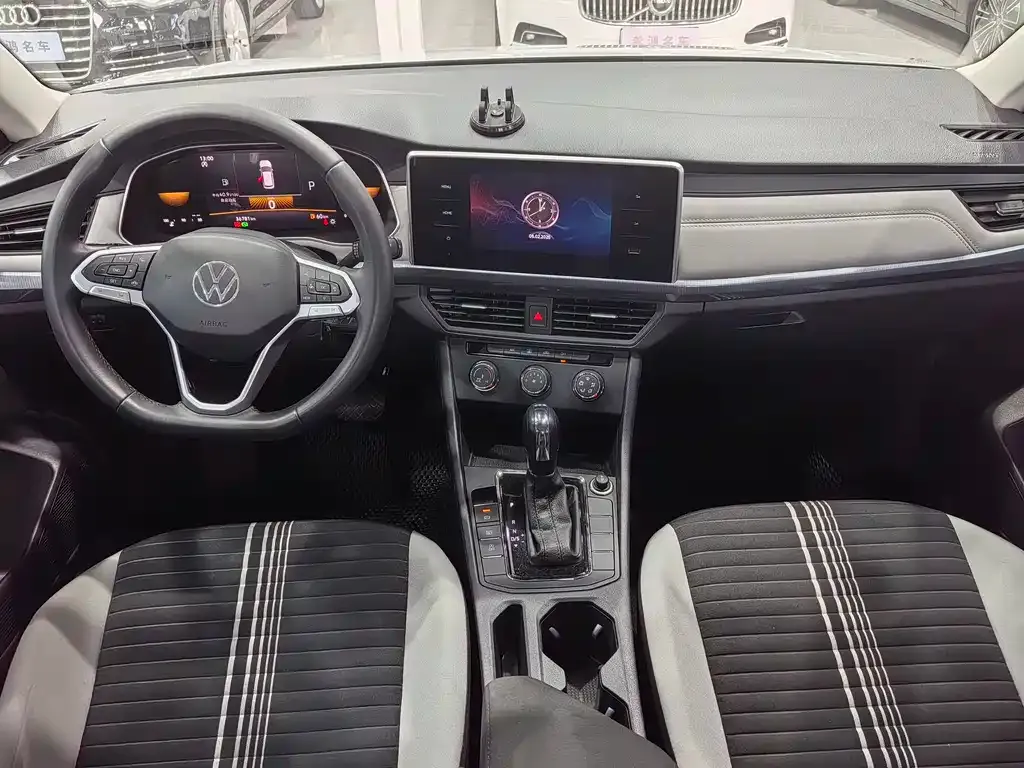 Volkswagen Bora 2024 из CN, фото 7
