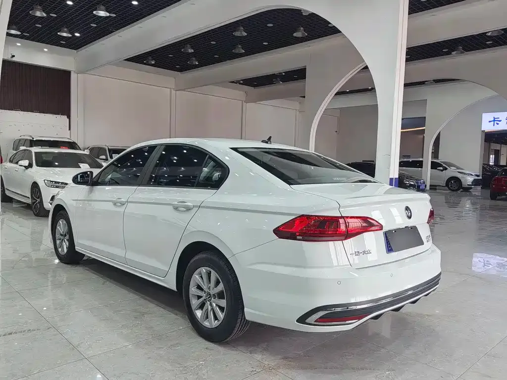 Volkswagen Bora 2024 из CN, фото 8