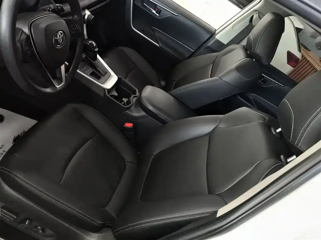 Toyota RAV4 2021 из CN, фото 6