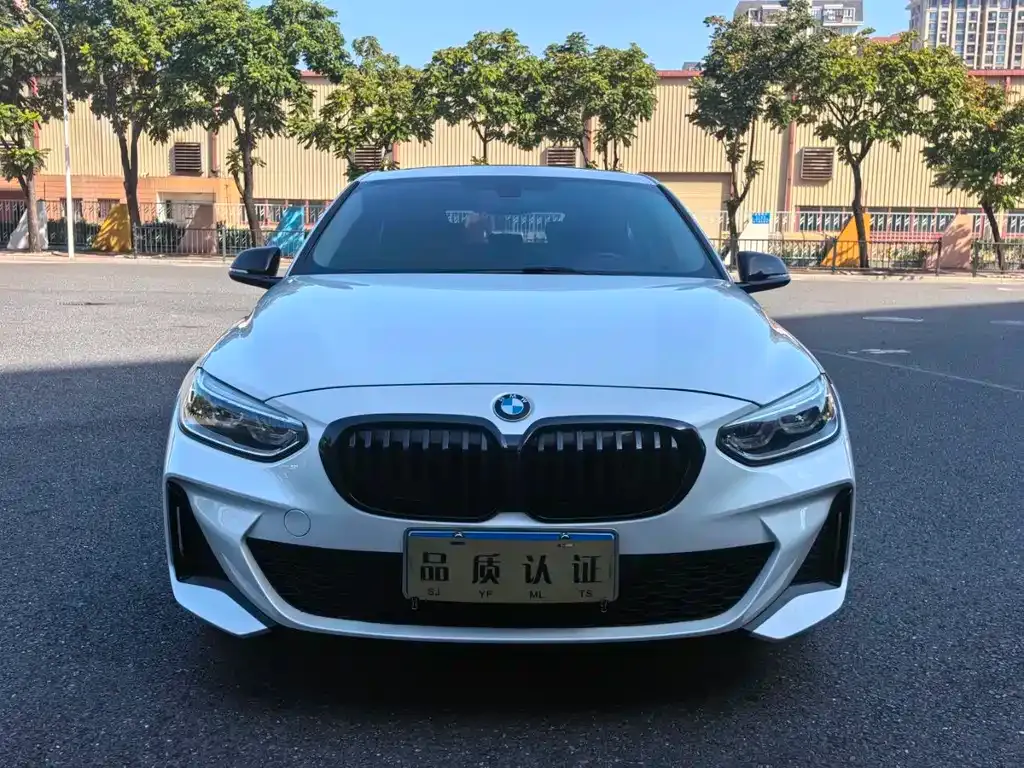 BMW 1 Series — фото 1