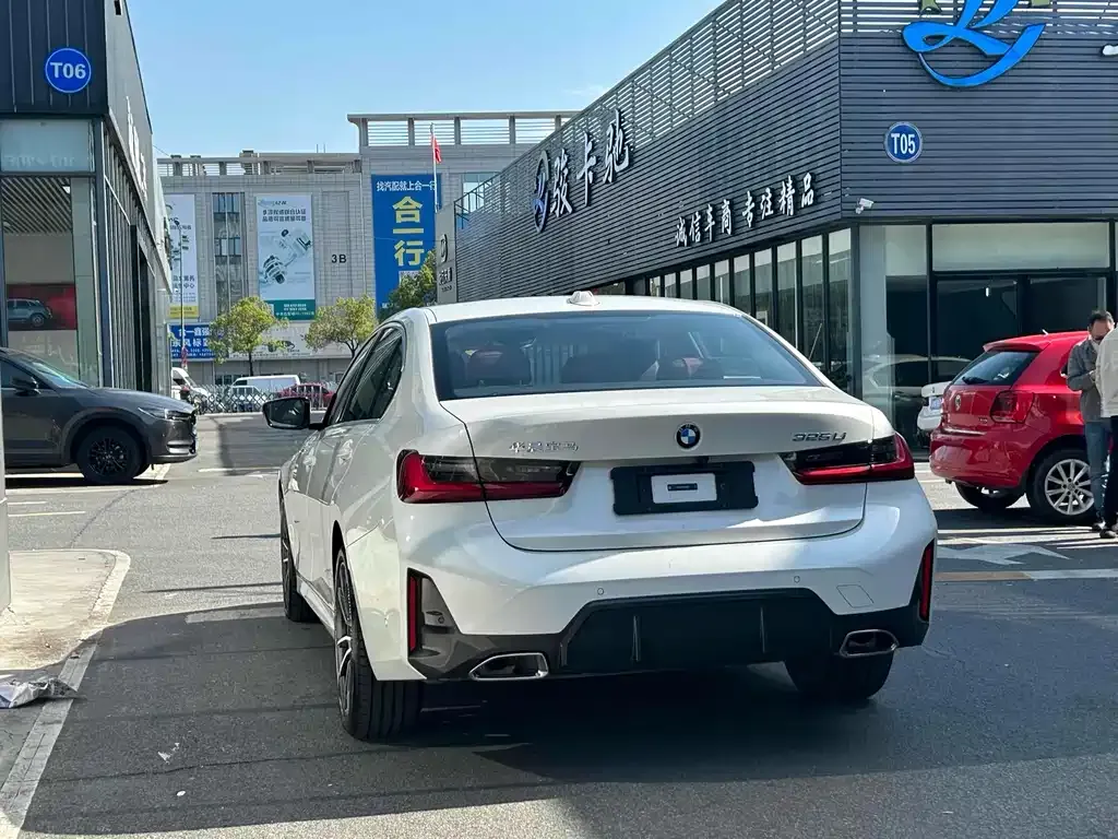 BMW 3 Series 2023 из CN, фото 5