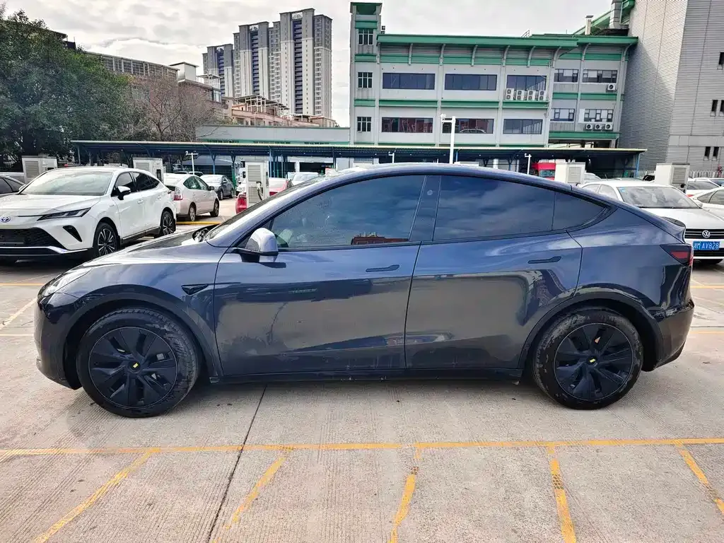 Tesla Model Y 2024 из CN, фото 9