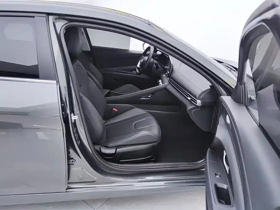 Hyundai Elantra 2024 из CN, фото 3