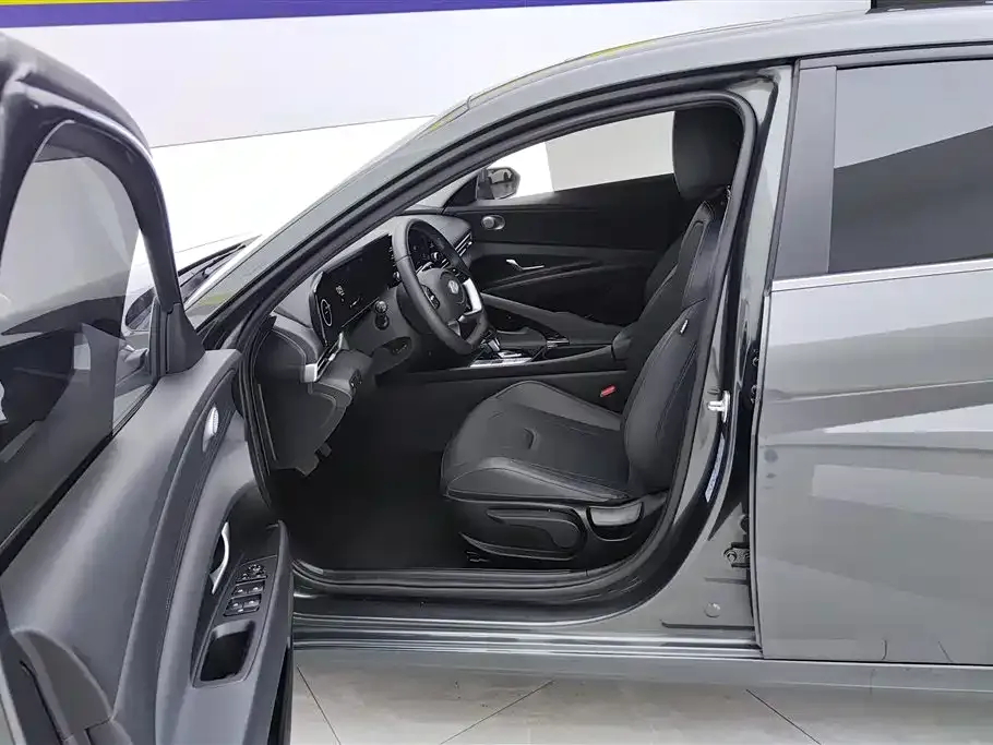Hyundai Elantra 2024 из CN, фото 4