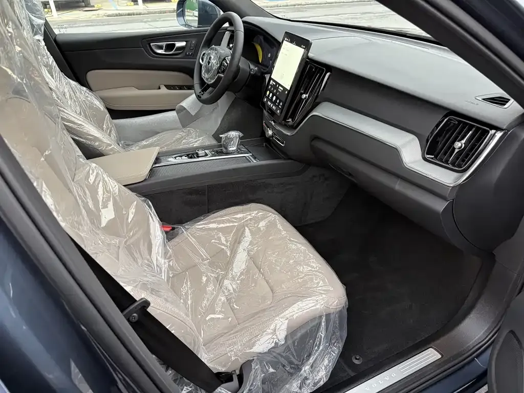 Volvo XC60 2026 из CN, фото 4