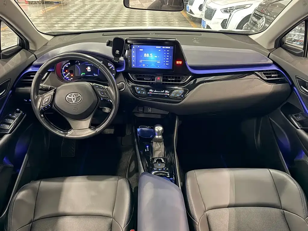 Toyota C-HR — фото 7