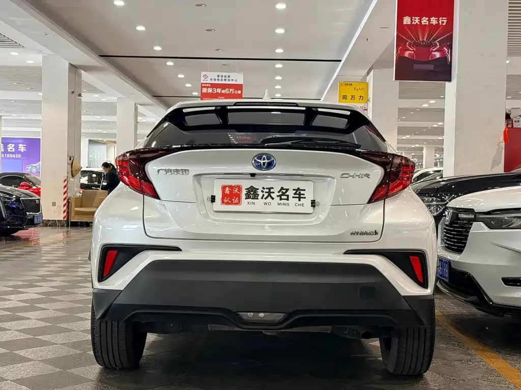 Toyota C-HR — фото 2