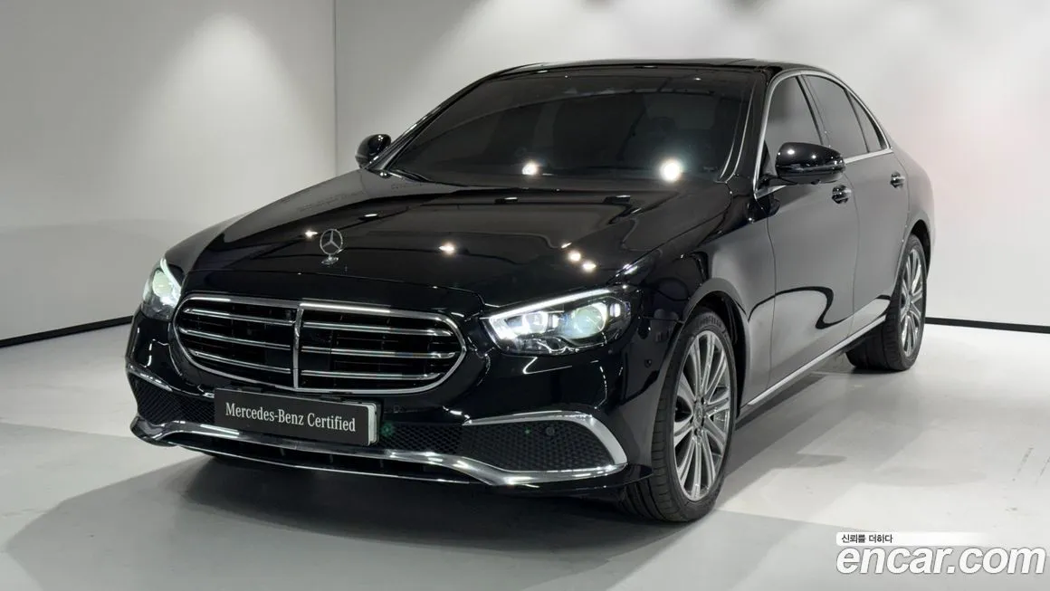 Mercedes-Benz E-Class — фото 1