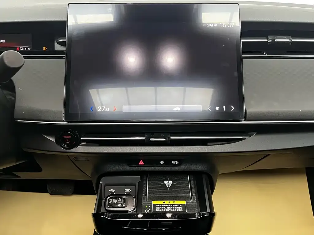 Honda e:NP2 2024 из CN, фото 8