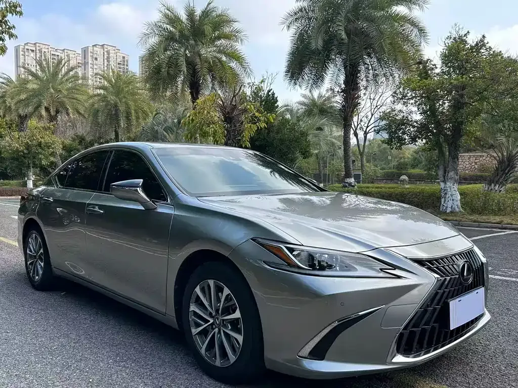 Lexus ES — фото 9