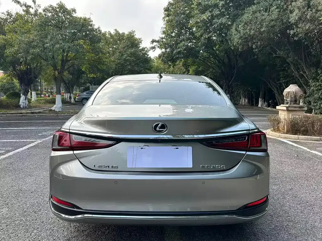 Lexus ES — фото 3