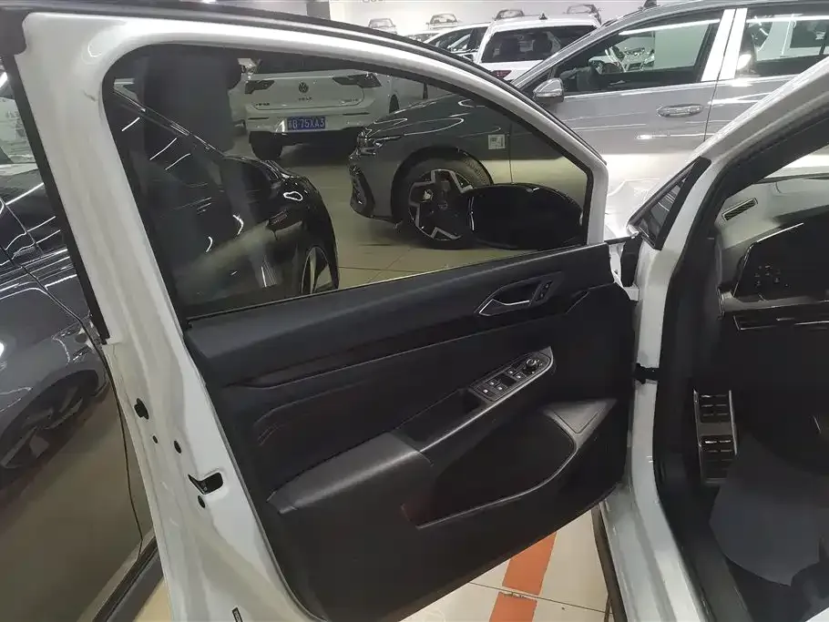 Volkswagen Golf GTI 2021 из CN, фото 4