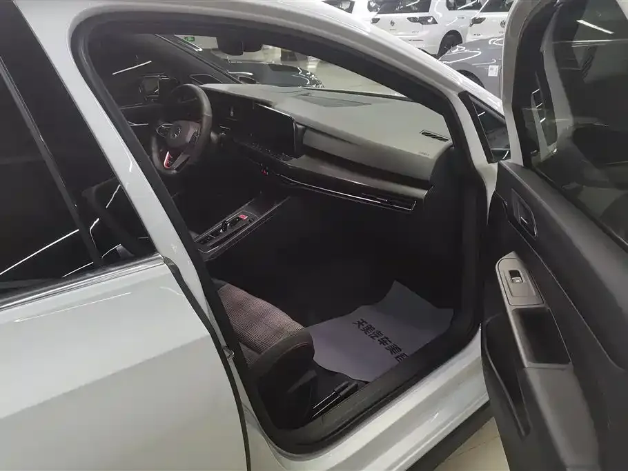 Volkswagen Golf GTI 2021 из CN, фото 2