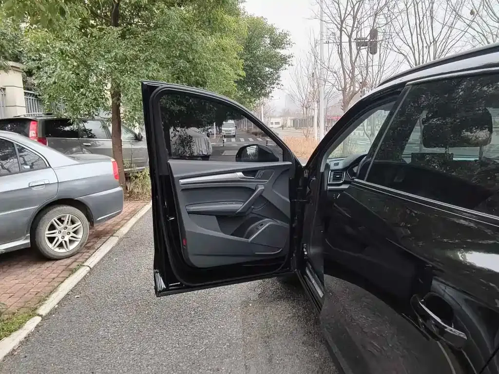 Audi Q5L 2022 из CN, фото 7