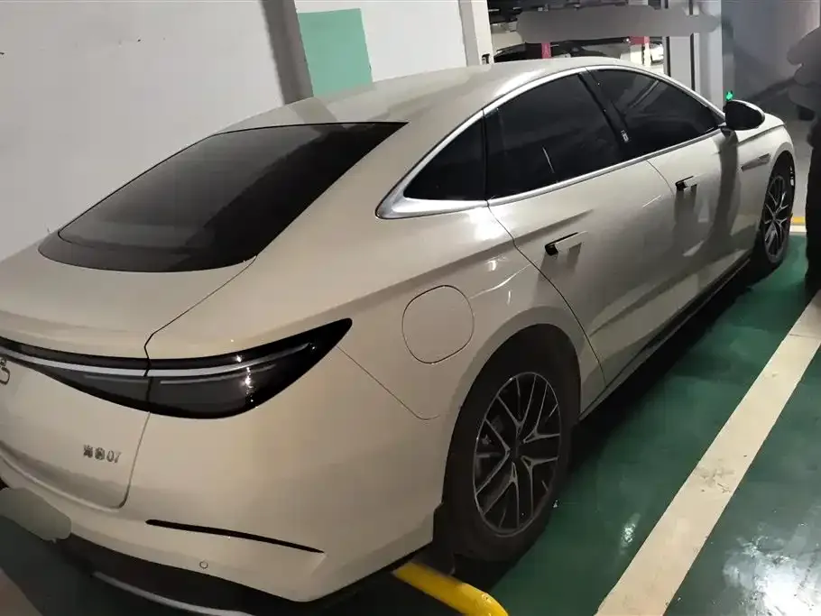 BYD Seal 07 DM-i — фото 8