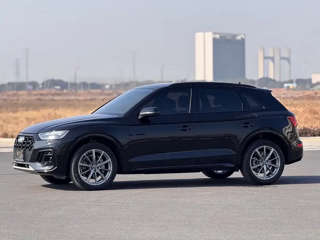 Audi Q5L 2023 из CN, фото 1