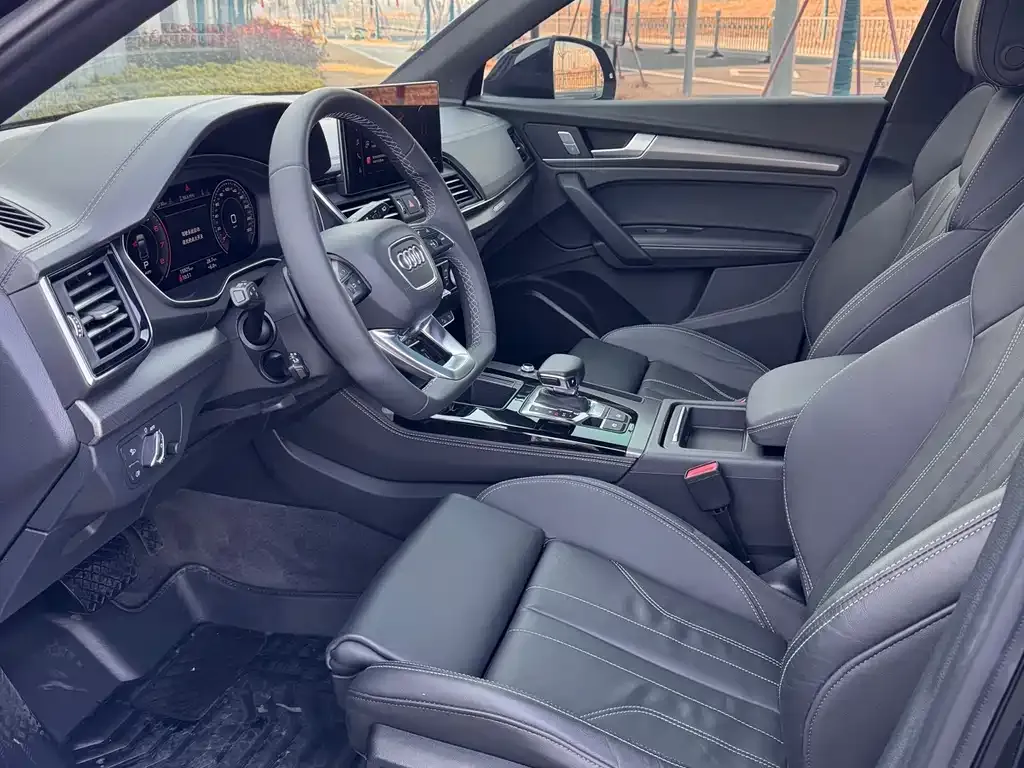 Audi Q5L 2023 из CN, фото 2