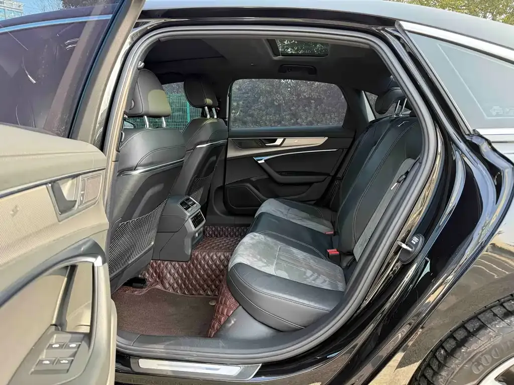 Audi A6L 2021 из CN, фото 5
