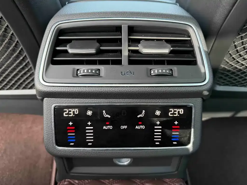 Audi A6L 2021 из CN, фото 4