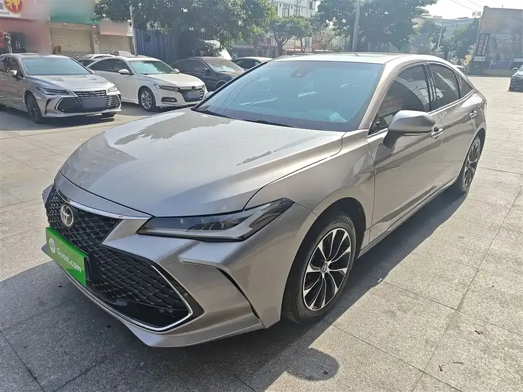 Toyota Avalon 2023 из CN, фото 1
