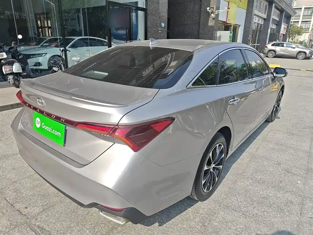 Toyota Avalon 2023 из CN, фото 9