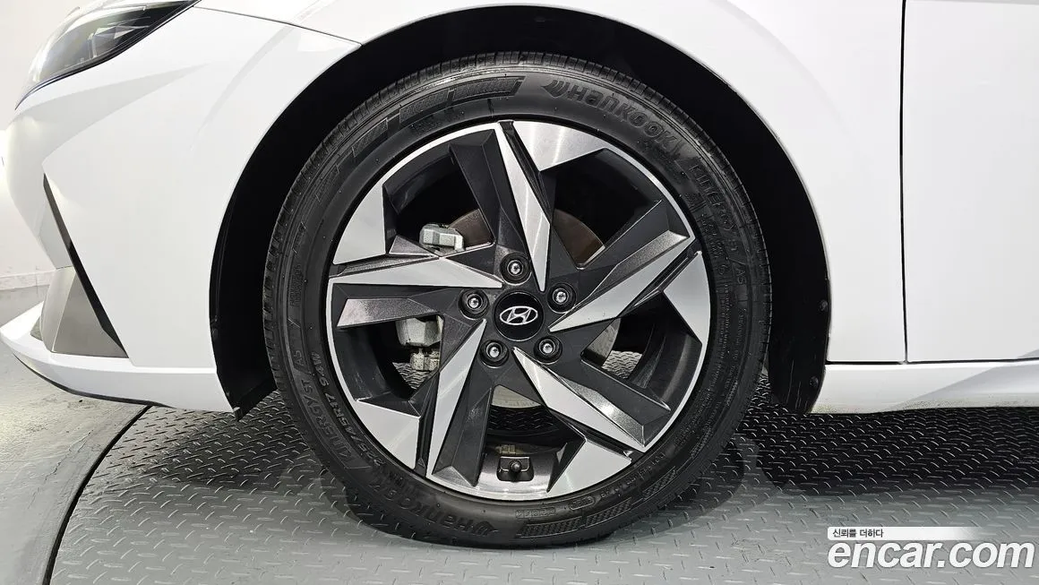 Hyundai AVANTE — фото 4