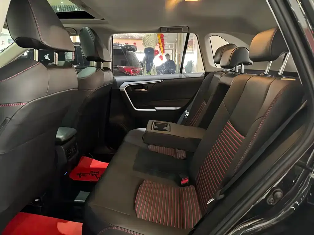 Toyota RAV4 Prime 2021 из CN, фото 2