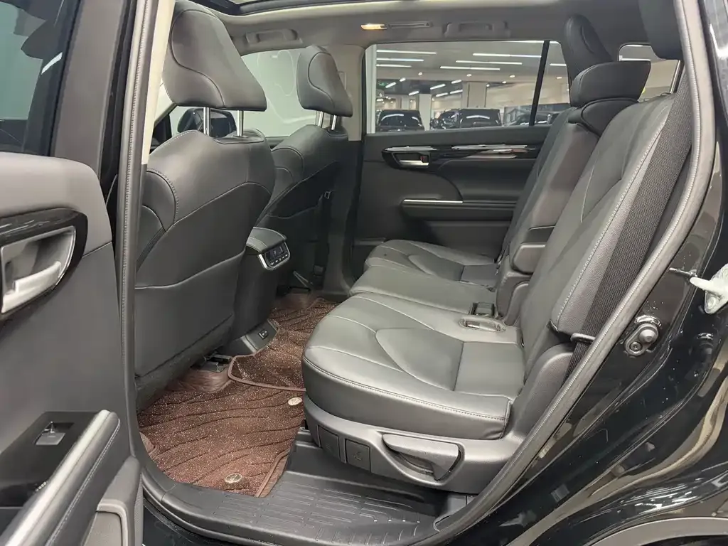 Toyota Highlander 2024 из CN, фото 8