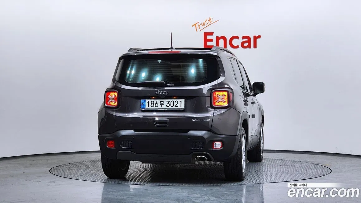 Jeep Renegade — фото 2
