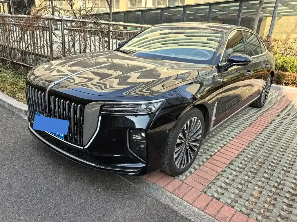 Hongqi H9 — фото 1