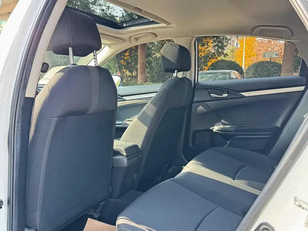 Honda Civic 2021 из CN, фото 2