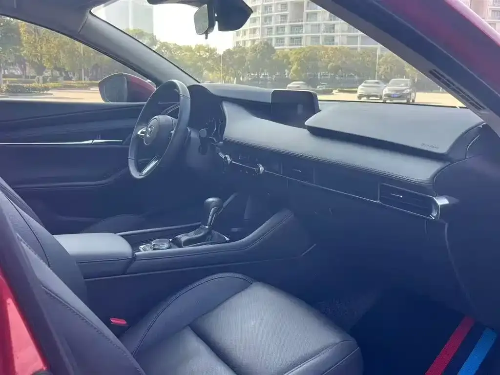 Mazda 3 Axela 2024 из CN, фото 2