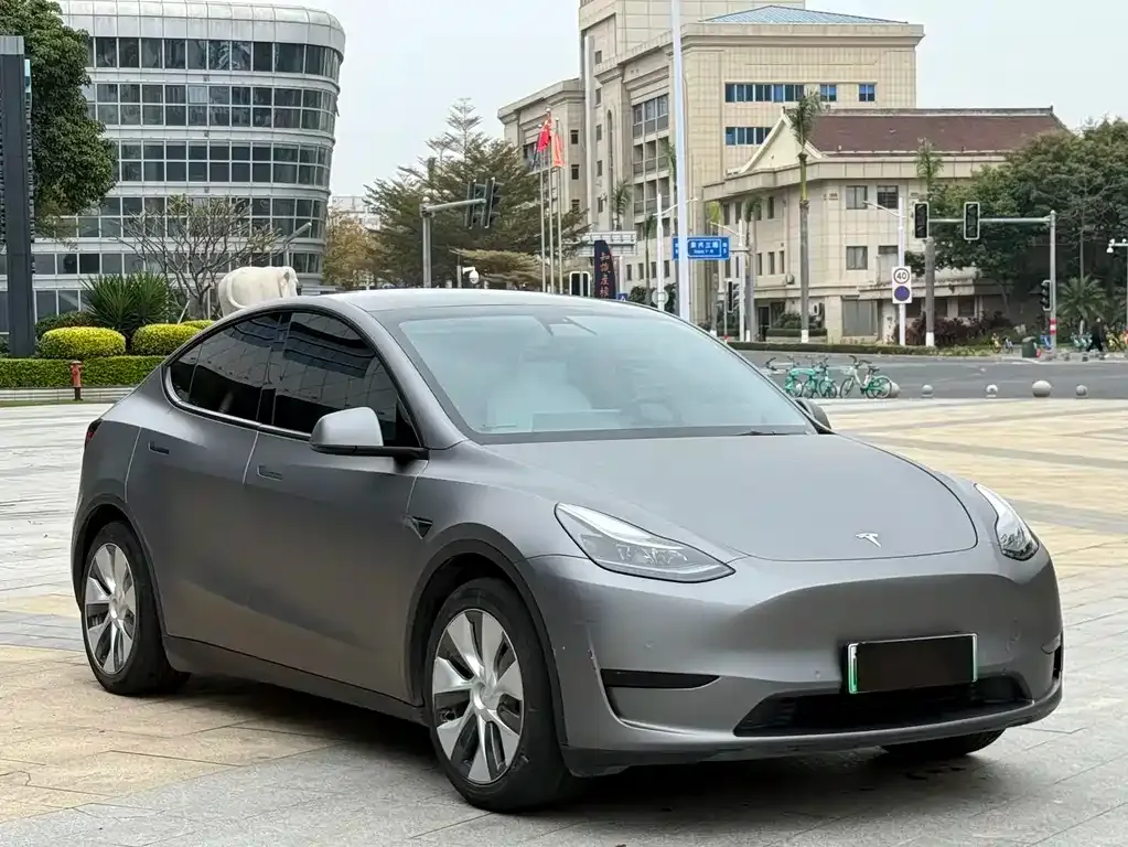 Tesla Model Y — фото 4