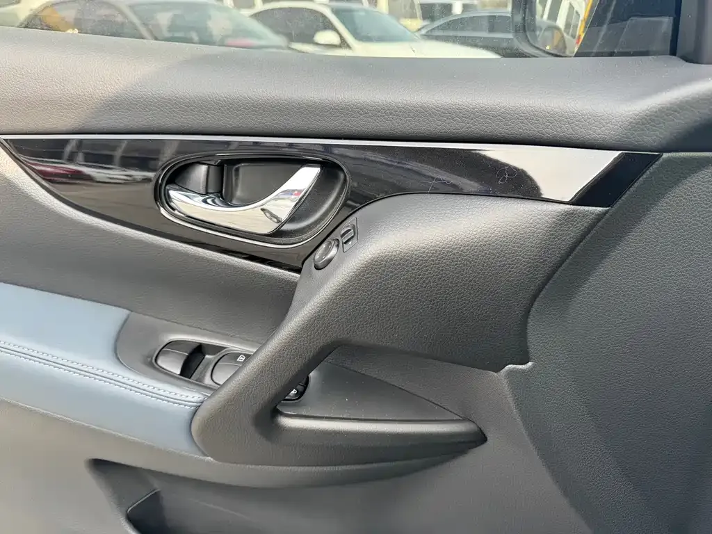 Nissan Qashqai — фото 4