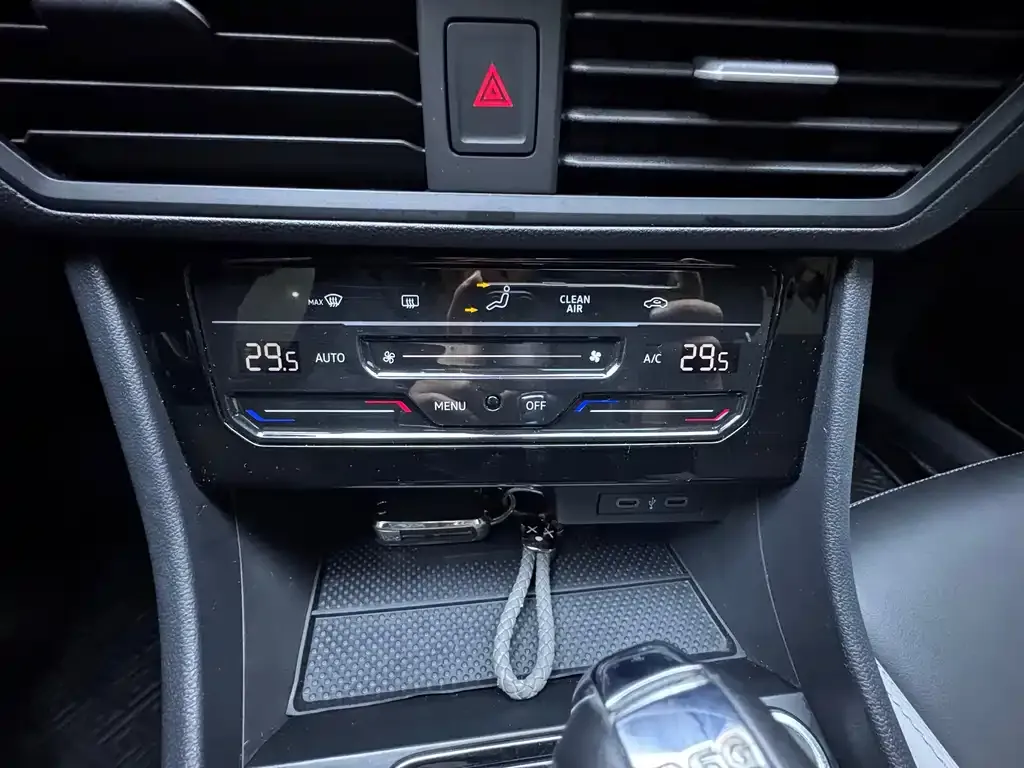Volkswagen Bora 2022 из CN, фото 6