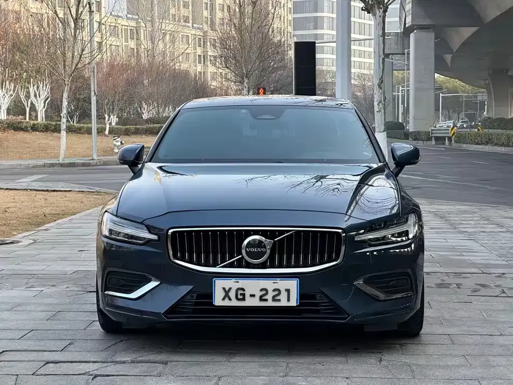 Volvo S60 — фото 5