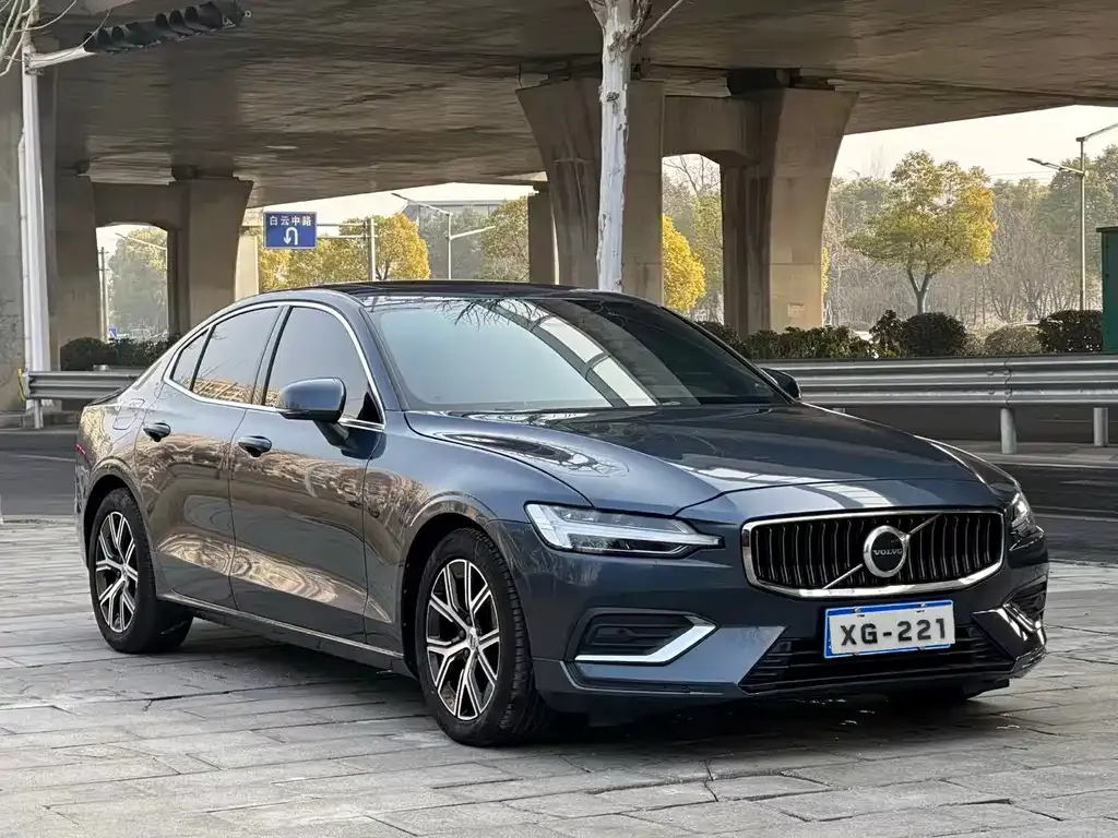 Volvo S60 — фото 3