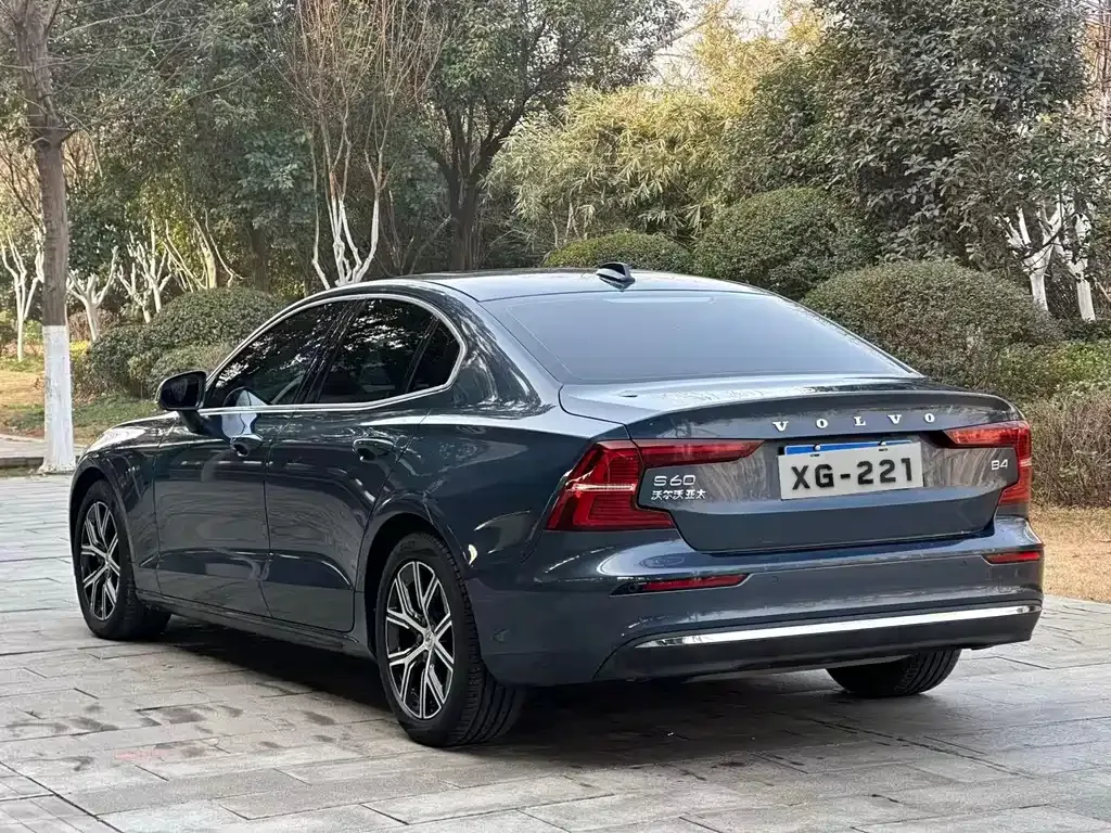 Volvo S60 — фото 6