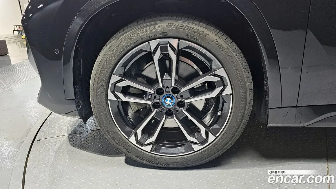 BMW iX1 2023 из KR, фото 7