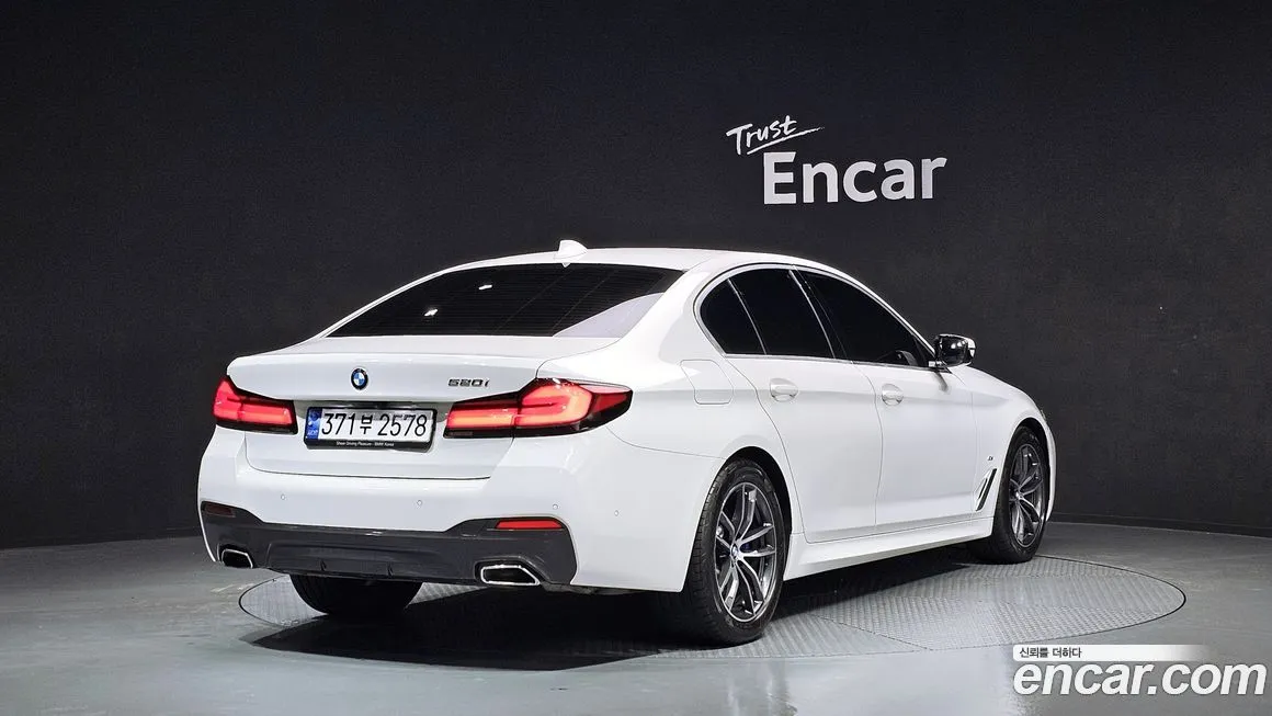 BMW 5-Series 2023 из KR, фото 3