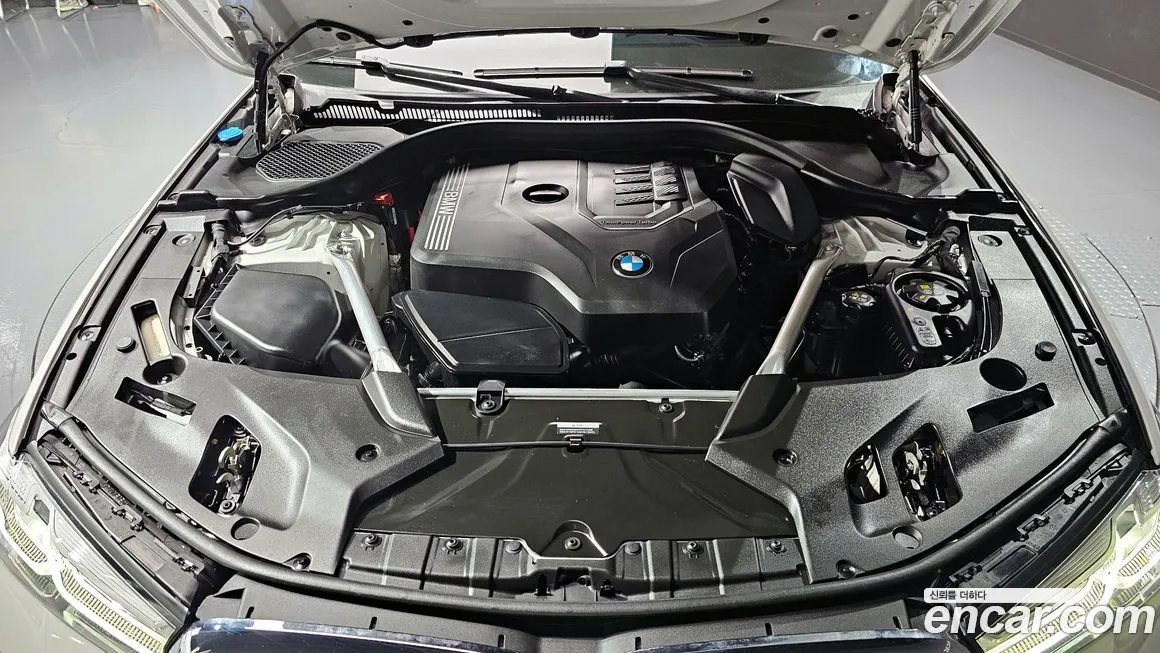 BMW 5-Series 2023 из KR, фото 10