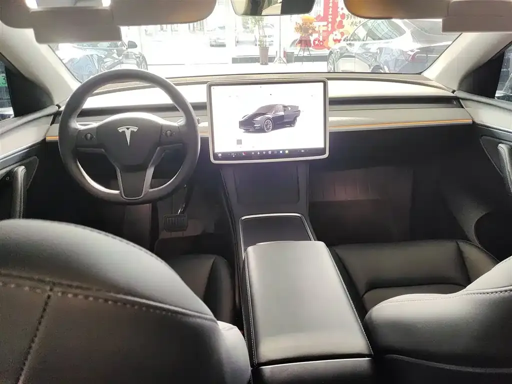 Tesla Model Y — фото 4