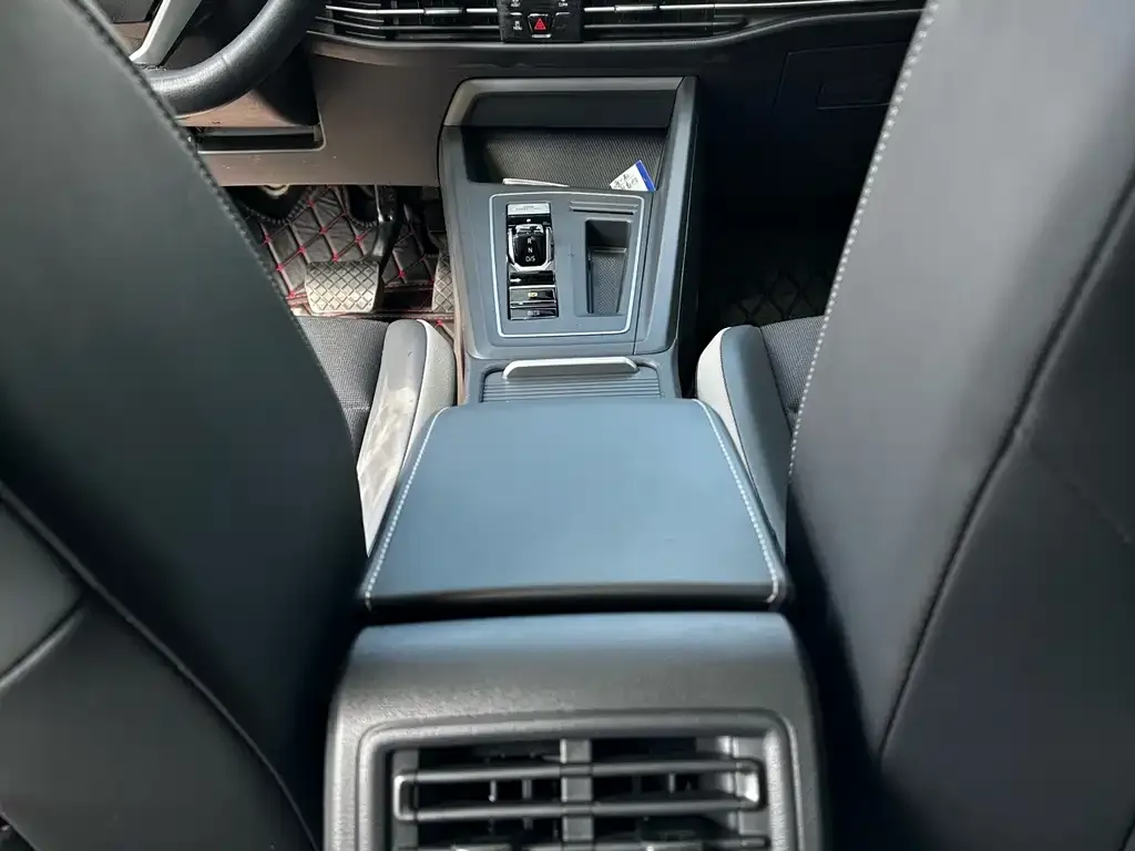 Volkswagen Golf 2022 из CN, фото 2