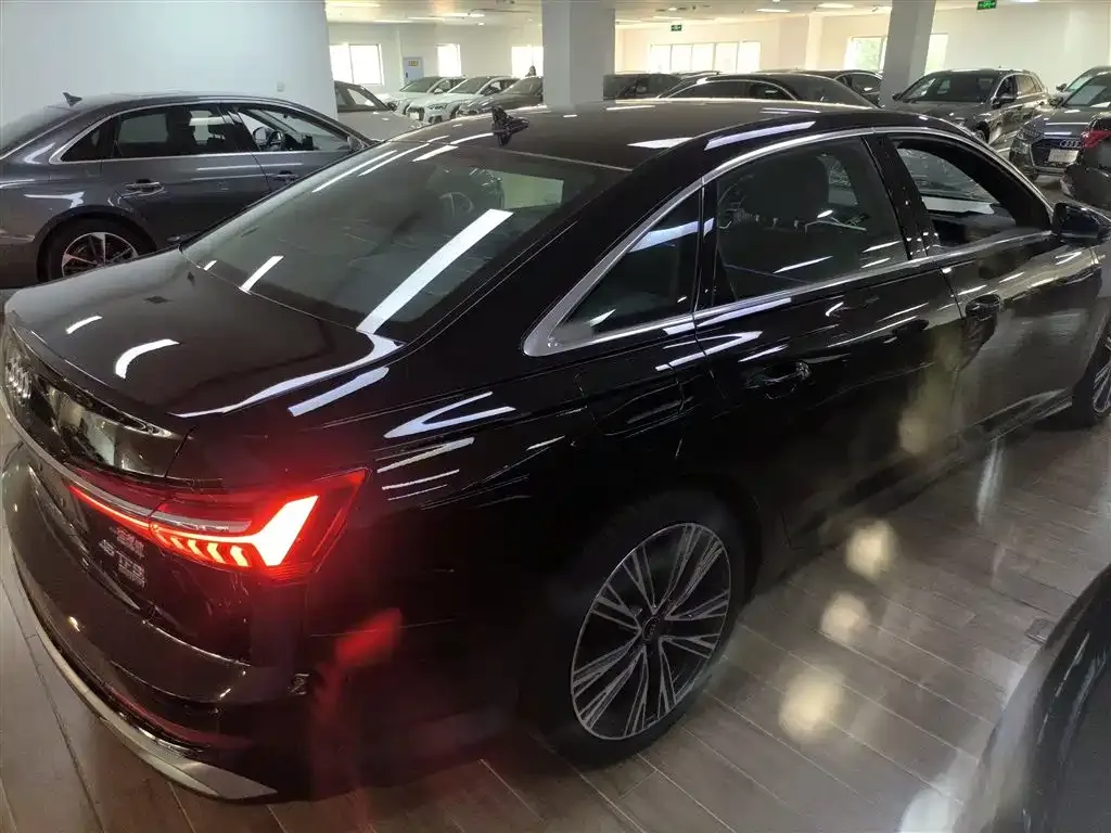 Audi A6L 2024 из CN, фото 4