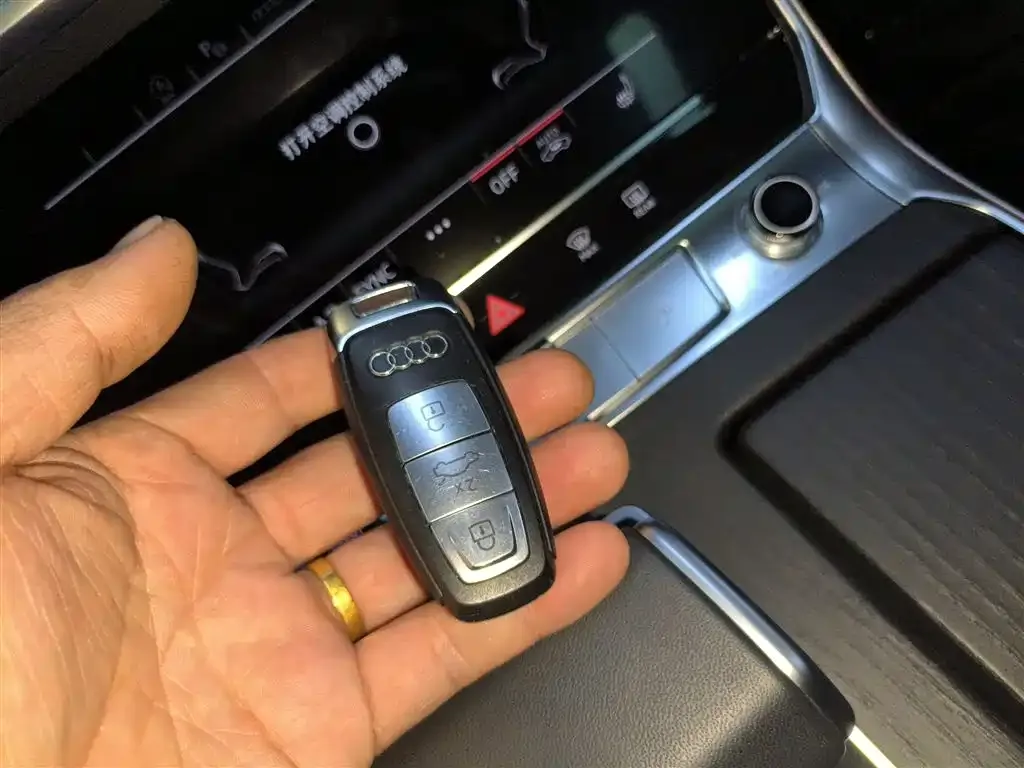 Audi A6L 2024 из CN, фото 2