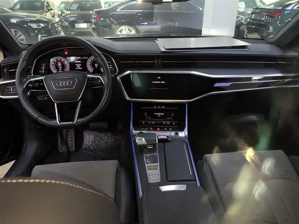 Audi A6L 2024 из CN, фото 8