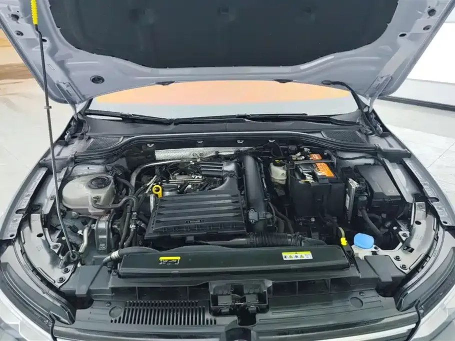 Volkswagen Golf 2023 из CN, фото 9