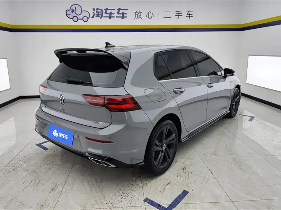 Volkswagen Golf 2023 из CN, фото 10